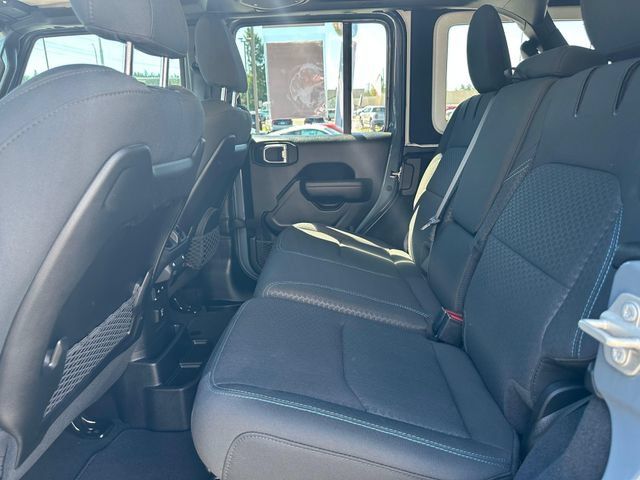 Used 2024 Jeep Wrangler Unlimited Rubicon 4xe w/ Technology Group AWD/4WD image 20