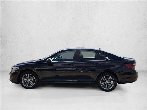 Used 2024 Volkswagen Jetta SE FWD image 9