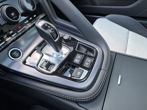 Certified 2022 Jaguar F-TYPE R AWD/4WD image 19