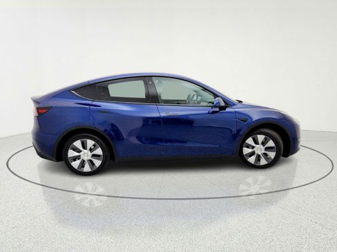 Used 2023 Tesla Model Y Long Range image 7