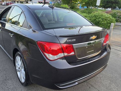 Used 2016 Chevrolet Cruze LTZ w/ Sun, Sound and Sport Package FWD image 7