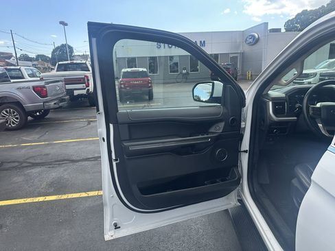 Used 2024 Ford Expedition Max XLT AWD/4WD image 14