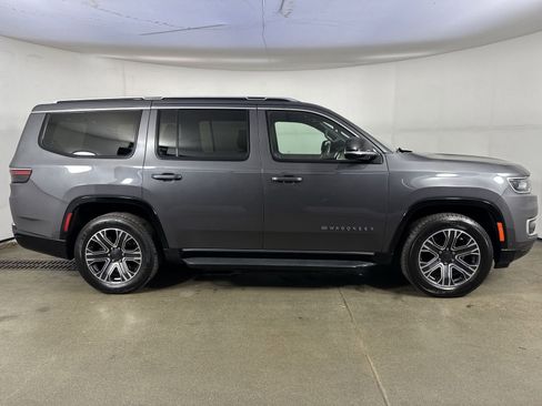 Used 2024 Jeep Wagoneer Series II w/ Flexible Seating Group image 36