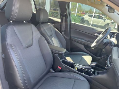 Used 2025 Buick Encore GX Preferred image 35