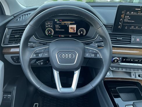 Certified 2024 Audi Q5 e Premium w/ Convenience Package AWD/4WD image 9