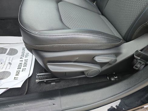 Used 2025 Jeep Compass Latitude image 19