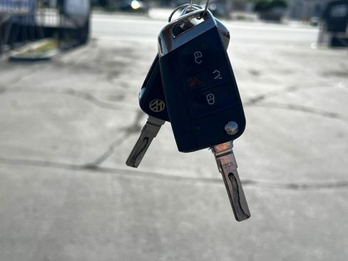 Used 2015 Volkswagen GTI S image 38