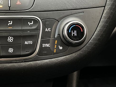 Used 2023 Chevrolet Malibu LT image 32