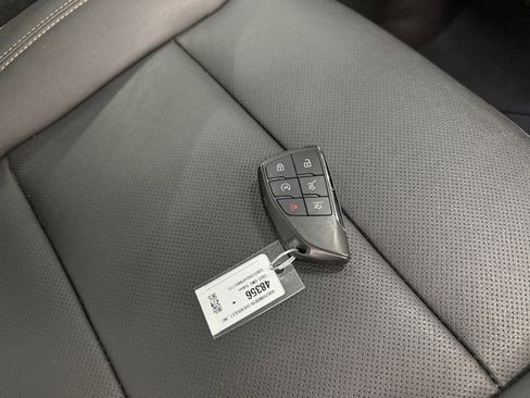 Used 2023 GMC Yukon SLT w/ SLT Premium Package AWD/4WD image 37