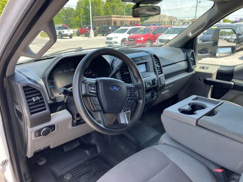 Used 2020 Ford F550 4x4 Crew Cab Super Duty w/ Power Equipment Group image 11
