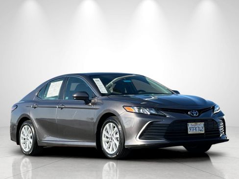 Used 2024 Toyota Camry LE image 7