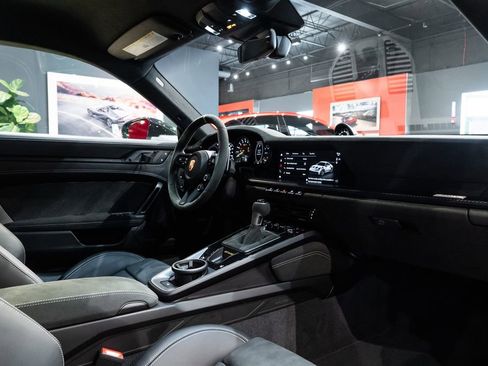 Used 2025 Porsche 911 GT3 RS RWD image 41