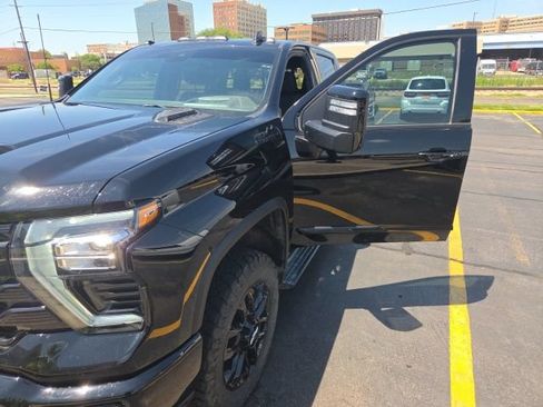 Used 2025 Chevrolet Silverado 2500 High Country w/ High Country Premium Package AWD/4WD image 43
