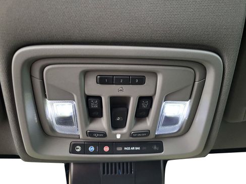 Used 2023 Chevrolet Silverado 1500 LTZ w/ LTZ Premium Package image 17