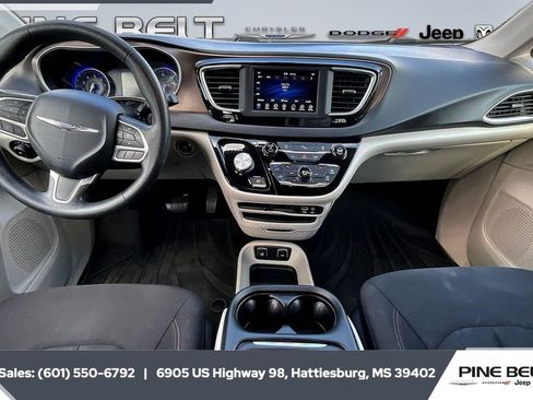 Used 2019 Chrysler Pacifica Touring Plus image 13