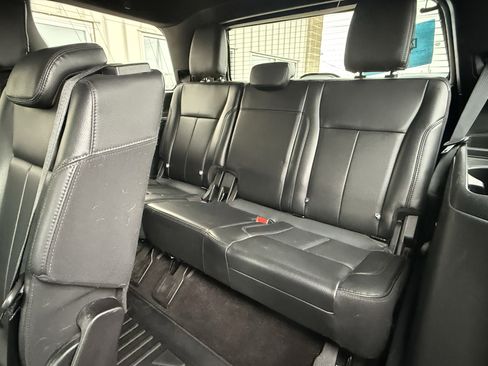 Used 2020 Ford Expedition XLT w/ Equipment Group 202A image 12