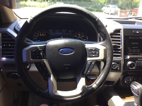 Used 2015 Ford F150 Lariat AWD/4WD image 16
