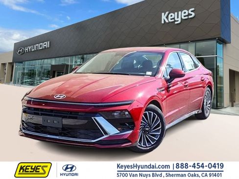Certified 2025 Hyundai Sonata SEL FWD image 1
