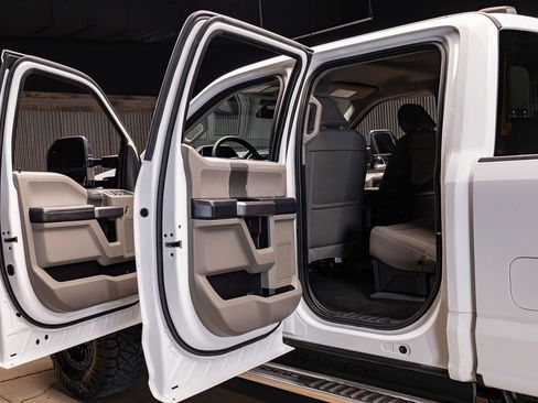 Used 2022 Ford F250 XLT w/ XLT Premium Package image 26