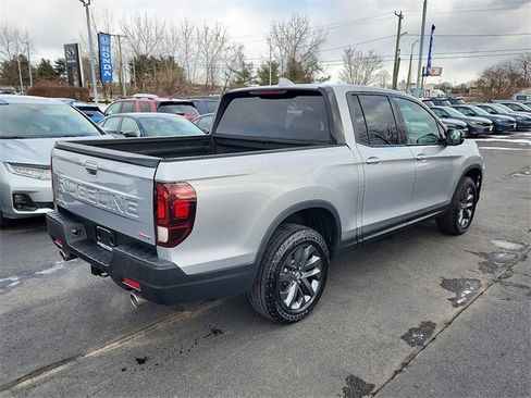 Used 2024 Honda Ridgeline Sport image 6