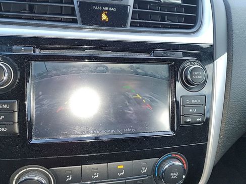 Used 2018 Nissan Altima 2.5 SR w/ SR Midnight Edition image 18