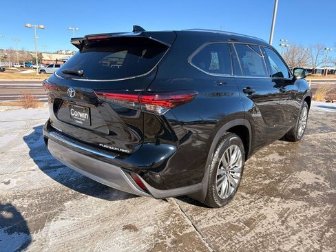 Used 2026 Toyota Highlander Platinum image 7