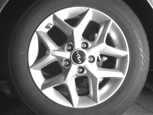 Used 2025 Kia Soul LX w/ LX Technology Package image 14