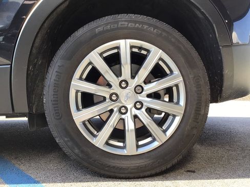 Used 2023 Cadillac XT4 Premium Luxury w/ Technology Package AWD/4WD image 19