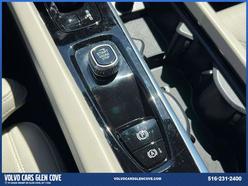 Used 2024 Volvo XC60 B5 Ultimate w/ Protection Package Premier AWD/4WD image 29