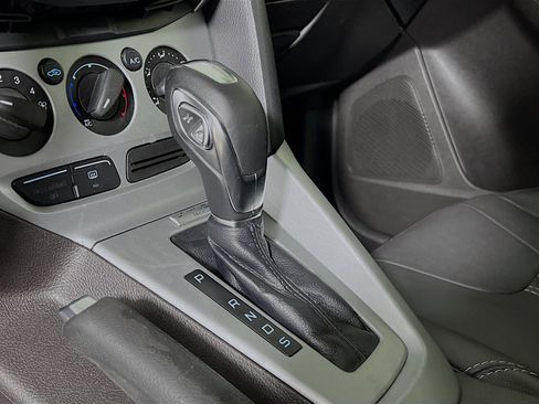 Used 2014 Ford Focus SE w/ Equipment Group 201A image 24