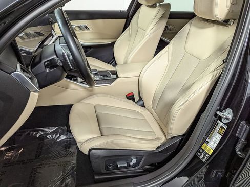 Certified 2023 BMW 330i xDrive Sedan w/ Driving Assistance Package image 15