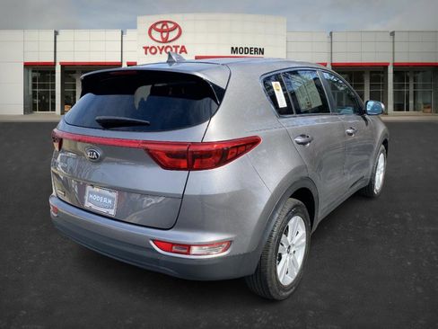 Used 2018 Kia Sportage LX image 5