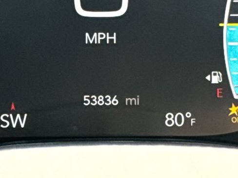 Used 2024 Chrysler Pacifica Touring-L FWD image 16