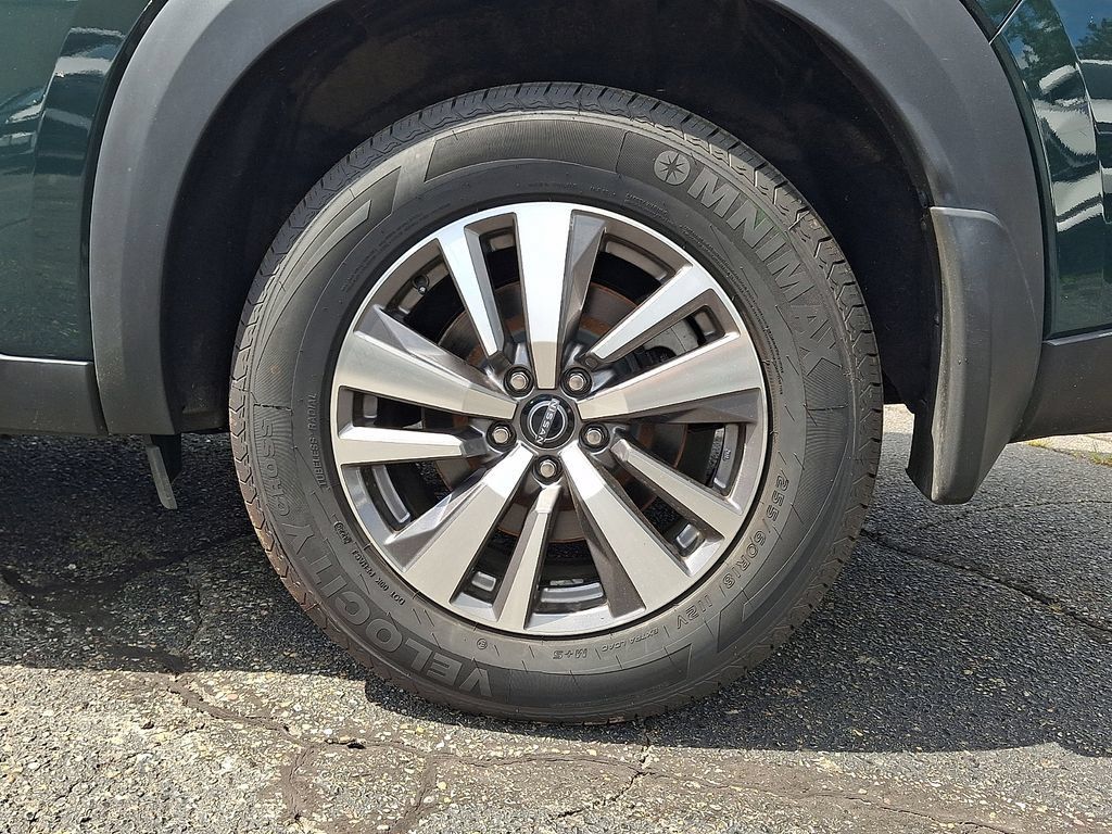 Used 2023 Nissan Pathfinder SL AWD/4WD image 10