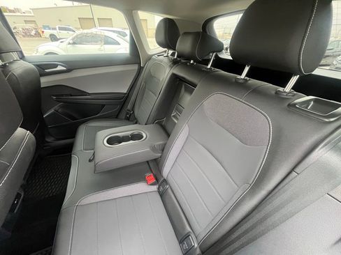 Used 2024 Volkswagen Taos SE image 14