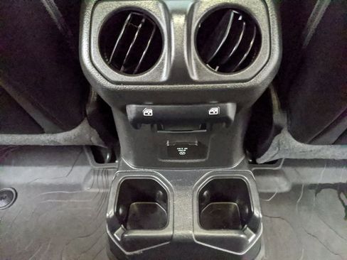 Used 2022 Jeep Gladiator Overland w/ Popular Equipment Package image 15