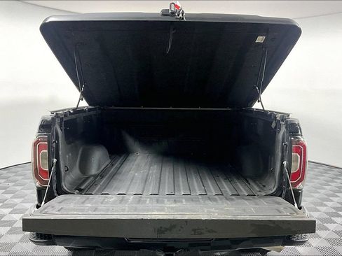 Used 2016 GMC Sierra 1500 Denali w/ Enhanced Driver Alert Package AWD/4WD image 33