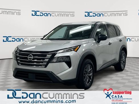 Used 2024 Nissan Rogue S AWD/4WD image 1