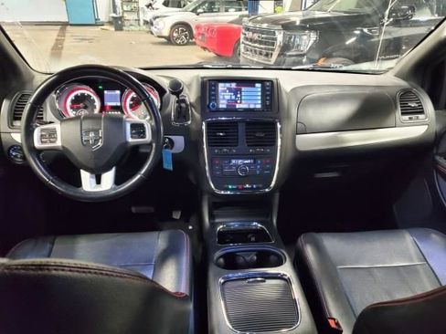 Used 2016 Dodge Grand Caravan R/T image 11
