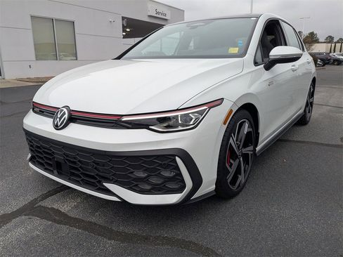 Used 2026 Volkswagen GTI SE image 9