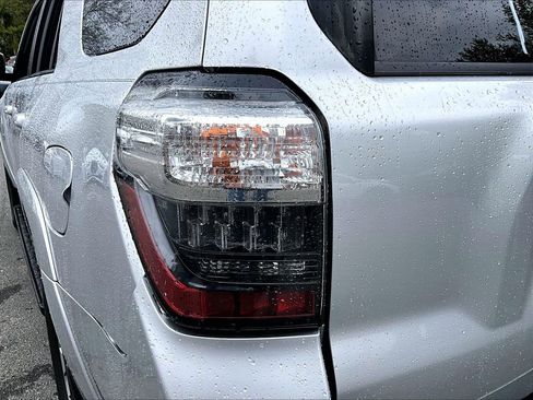 Used 2015 Toyota 4Runner Trail AWD/4WD image 27
