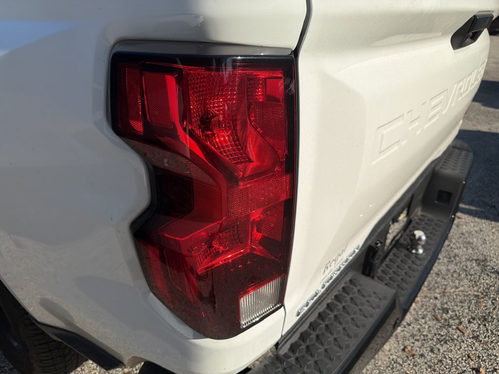 Used 2026 Chevrolet Colorado W/T RWD image 8
