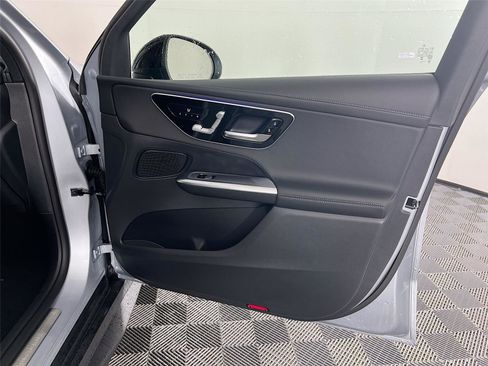 Used 2025 Mercedes-Benz GLC 300 GLC 300 image 26