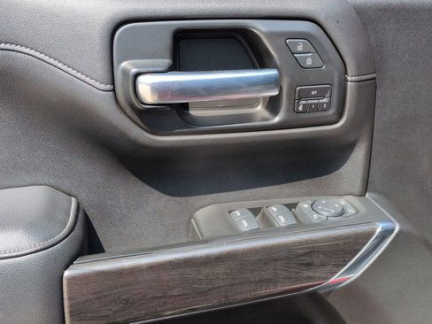 Used 2020 Chevrolet Silverado 1500 LTZ w/ LTZ Premium Package image 8