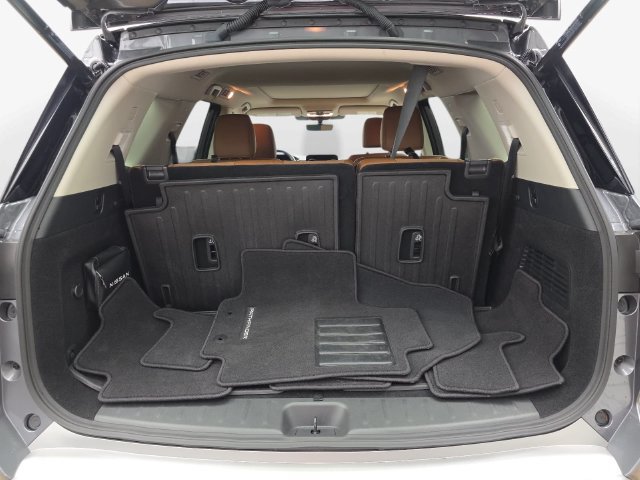 Used 2025 Nissan Pathfinder Platinum FWD image 30