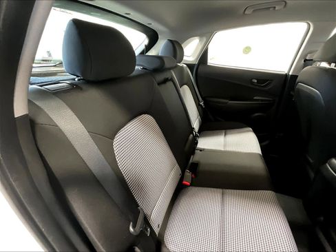 Certified 2022 Hyundai Kona SE image 16