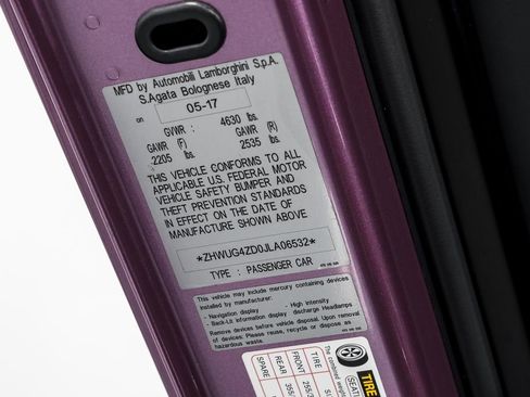 Used 2018 Lamborghini Aventador S image 10