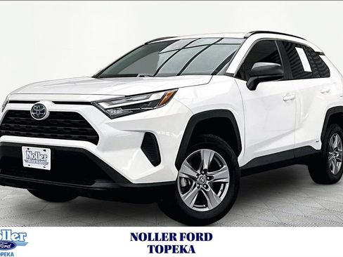 Used 2023 Toyota RAV4 LE AWD/4WD image 1