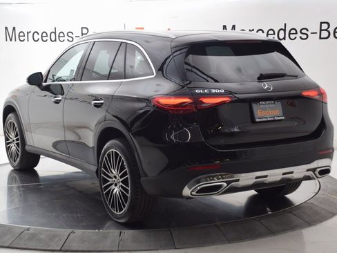 Used 2023 Mercedes-Benz GLC 300 image 4
