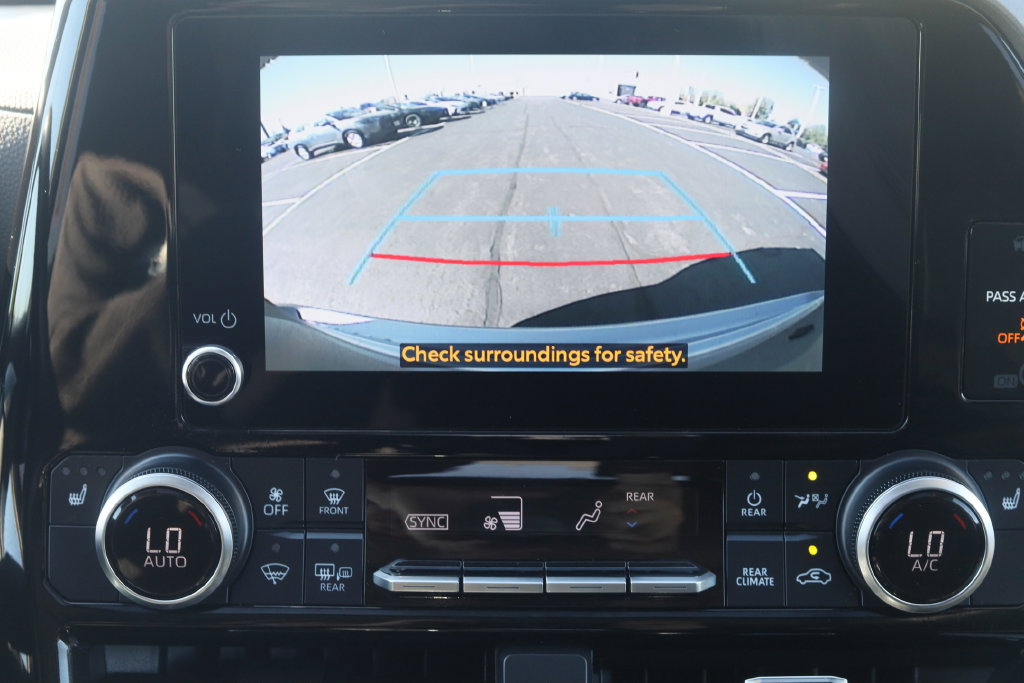 Used 2023 Toyota Highlander XLE AWD/4WD image 13